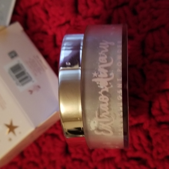 Translucent Powder - Picture 2 of 2